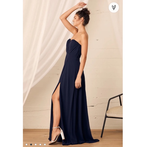 ❄️NWOT Lulu’s navy maxi dress size small - Picture 2 of 4